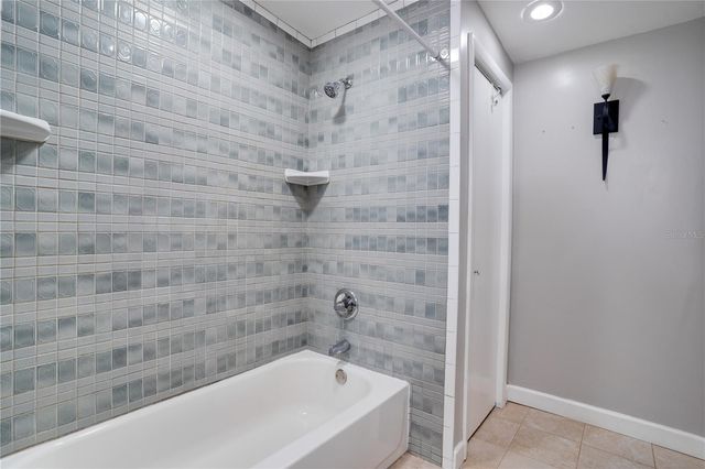 1533 SUFFOLK STREET N, St Petersburg, FL 33710
