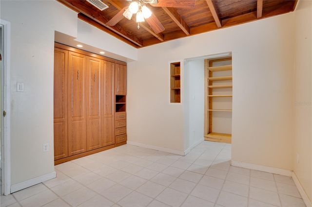 1533 SUFFOLK STREET N, St Petersburg, FL 33710