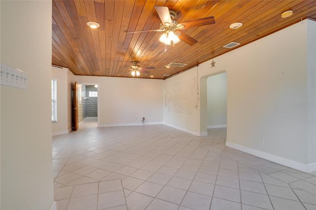 1533 SUFFOLK STREET N, St Petersburg, FL 33710