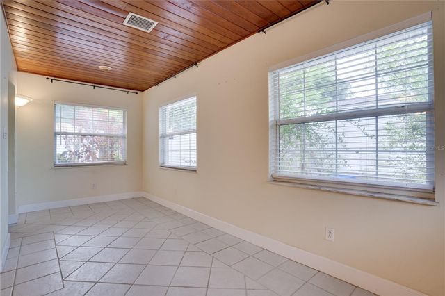 1533 SUFFOLK STREET N, St Petersburg, FL 33710
