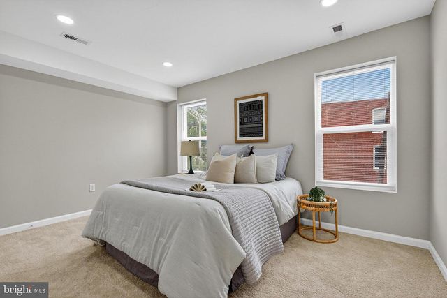 402 E NORTH AVE, Baltimore, MD 21202