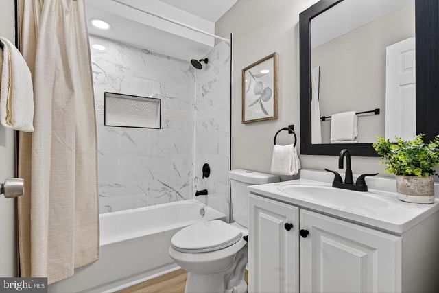 402 E NORTH AVE, Baltimore, MD 21202