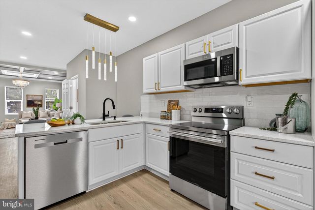 402 E NORTH AVE, Baltimore, MD 21202