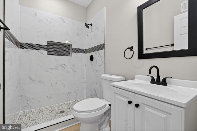 402 E NORTH AVE, Baltimore, MD 21202