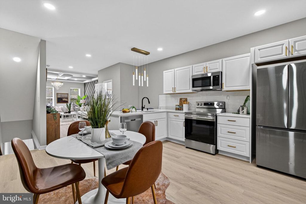 402 E NORTH AVE, Baltimore, MD 21202