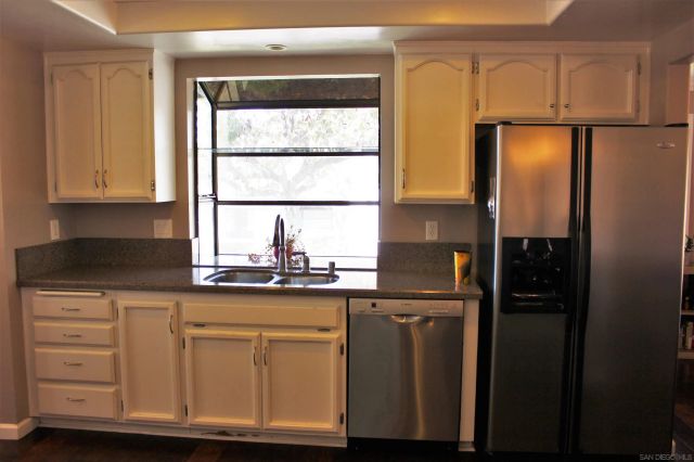 5537 Lesa Rd, La Mesa, CA 91942