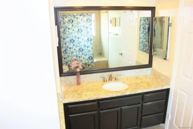 5537 Lesa Rd, La Mesa, CA 91942