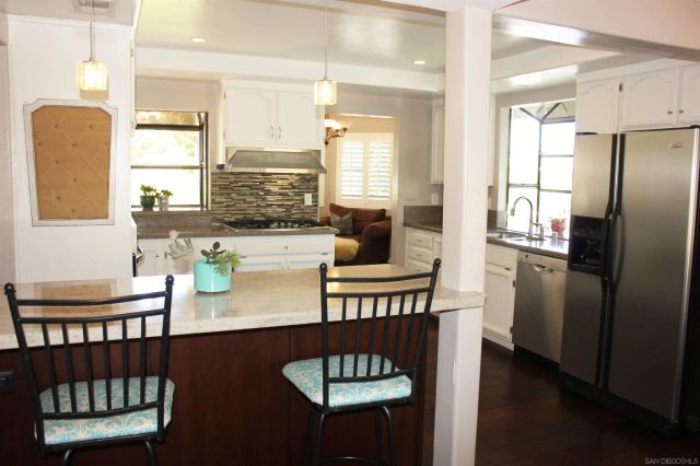 5537 Lesa Rd, La Mesa, CA 91942