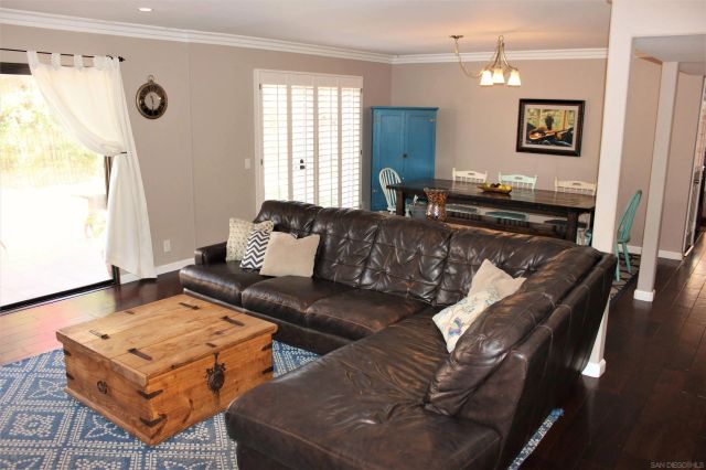 5537 Lesa Rd, La Mesa, CA 91942