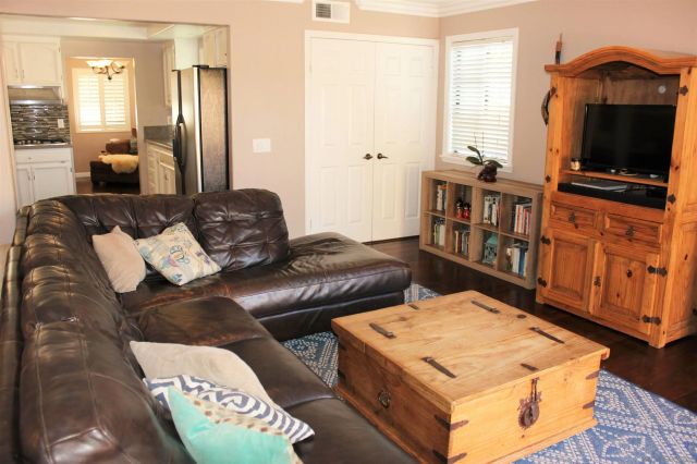 5537 Lesa Rd, La Mesa, CA 91942