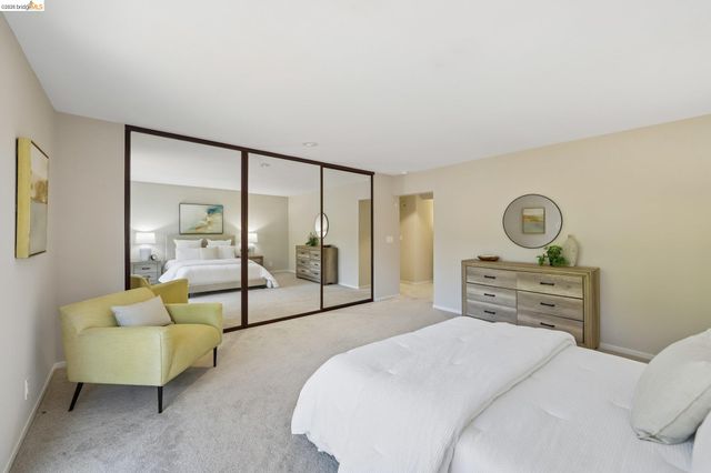 6643 Aitken Dr, Oakland, CA 94611