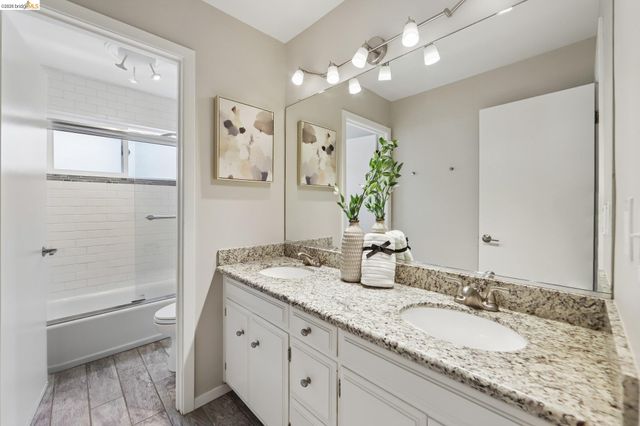 6643 Aitken Dr, Oakland, CA 94611