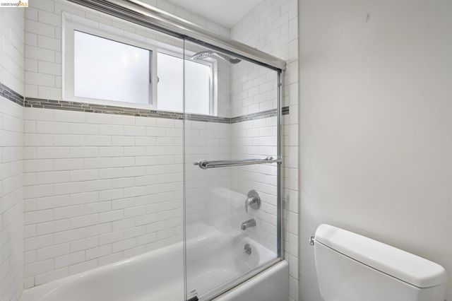 6643 Aitken Dr, Oakland, CA 94611