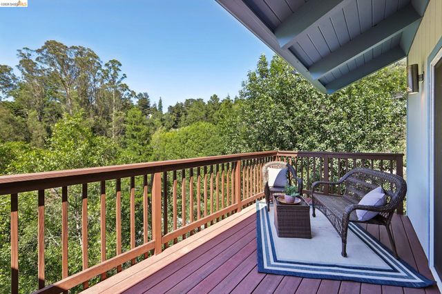 6643 Aitken Dr, Oakland, CA 94611