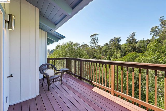 6643 Aitken Dr, Oakland, CA 94611