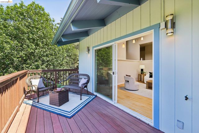 6643 Aitken Dr, Oakland, CA 94611