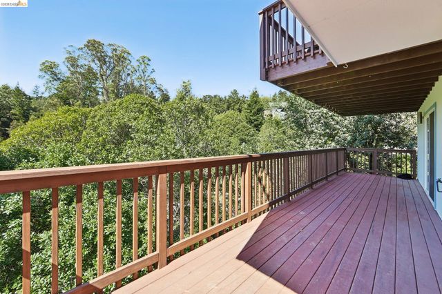 6643 Aitken Dr, Oakland, CA 94611