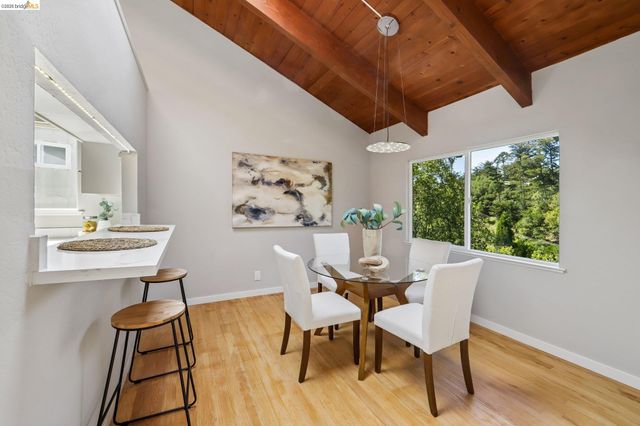 6643 Aitken Dr, Oakland, CA 94611