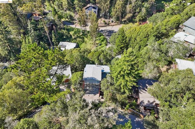 6643 Aitken Dr, Oakland, CA 94611