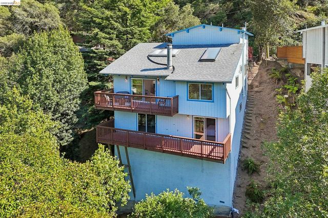 6643 Aitken Dr, Oakland, CA 94611