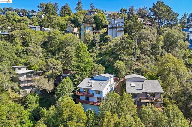 6643 Aitken Dr, Oakland, CA 94611