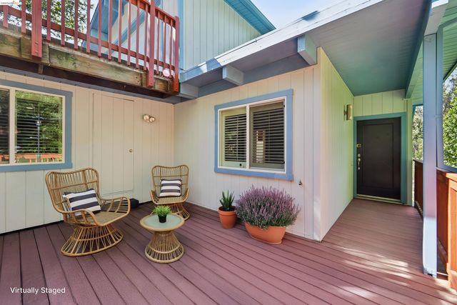 6643 Aitken Dr, Oakland, CA 94611
