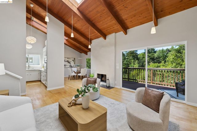 6643 Aitken Dr, Oakland, CA 94611