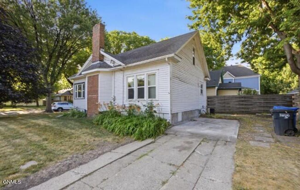 403 14th Street S, Fargo, ND 58103 photo 2