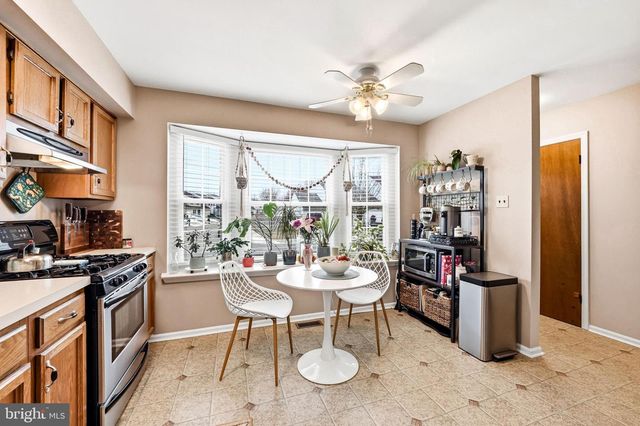 26 BLUE JAY DR, Clementon, NJ 08021