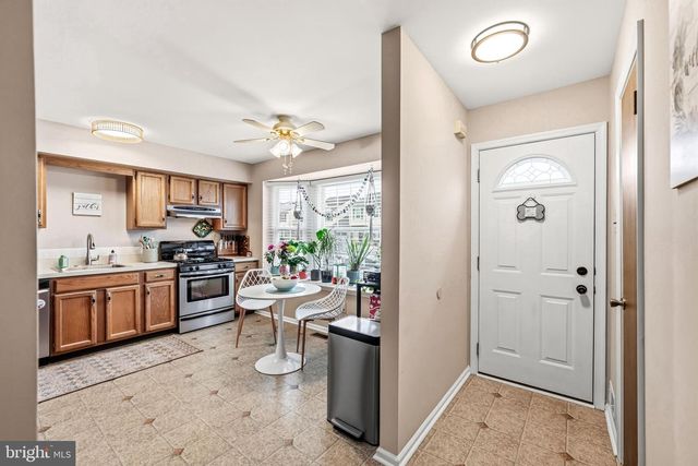 26 BLUE JAY DR, Clementon, NJ 08021