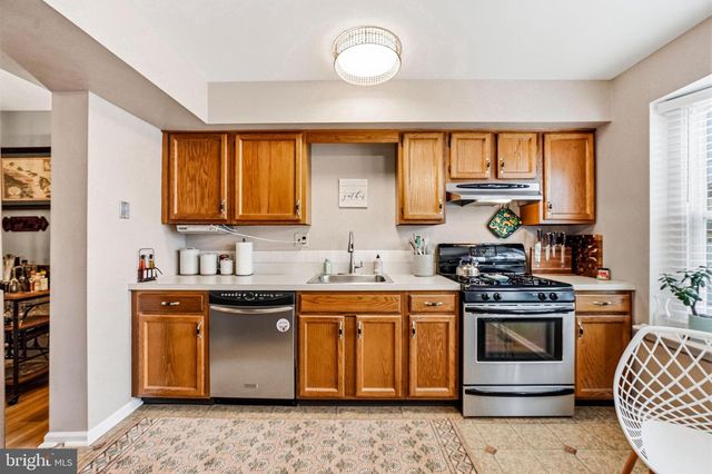 26 BLUE JAY DR, Clementon, NJ 08021