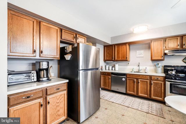 26 BLUE JAY DR, Clementon, NJ 08021