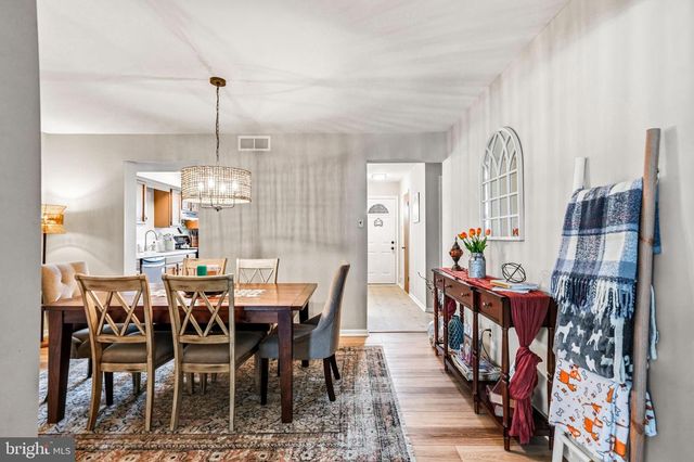 26 BLUE JAY DR, Clementon, NJ 08021