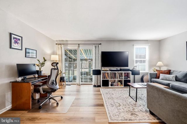 26 BLUE JAY DR, Clementon, NJ 08021