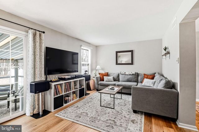 26 BLUE JAY DR, Clementon, NJ 08021