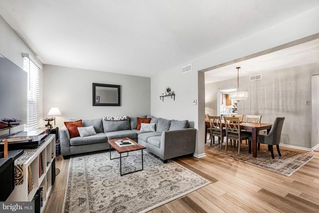 26 BLUE JAY DR, Clementon, NJ 08021