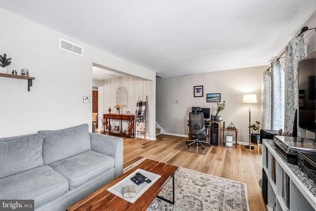 26 BLUE JAY DR, Clementon, NJ 08021