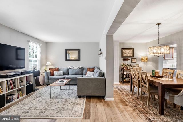 26 BLUE JAY DR, Clementon, NJ 08021