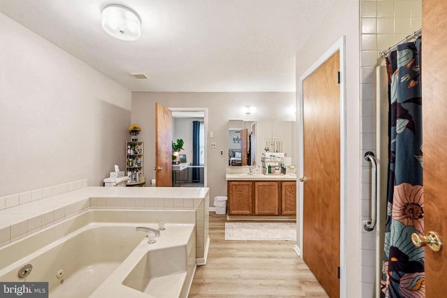 26 BLUE JAY DR, Clementon, NJ 08021