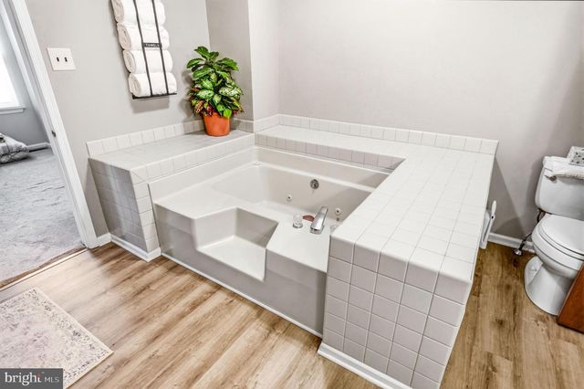 26 BLUE JAY DR, Clementon, NJ 08021