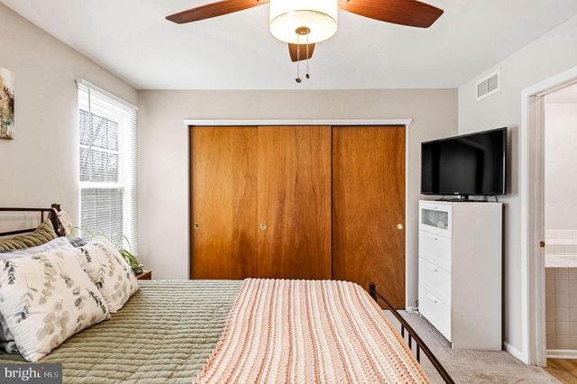 26 BLUE JAY DR, Clementon, NJ 08021