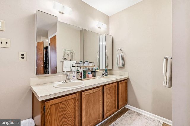 26 BLUE JAY DR, Clementon, NJ 08021