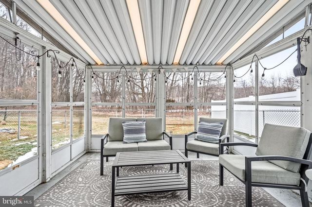 26 BLUE JAY DR, Clementon, NJ 08021