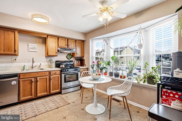 26 BLUE JAY DR, Clementon, NJ 08021