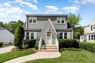 332 S Cumberland Parkway, Des Plaines, IL 60016