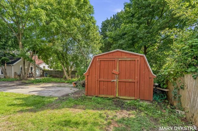 823 Prospect Avenue NE, Grand Rapids, MI 49503
