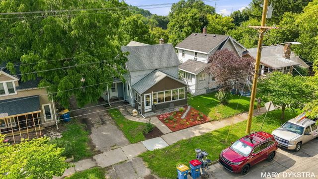 823 Prospect Avenue NE, Grand Rapids, MI 49503