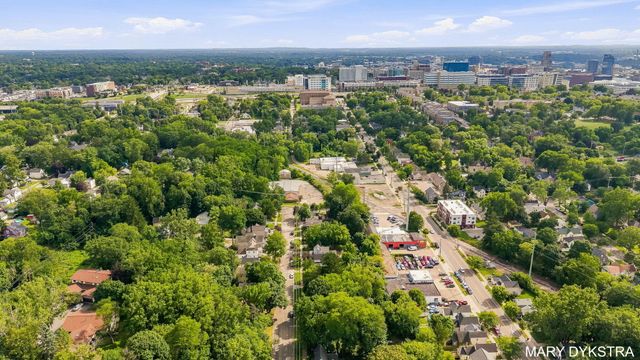 823 Prospect Avenue NE, Grand Rapids, MI 49503