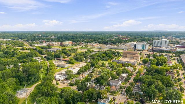 823 Prospect Avenue NE, Grand Rapids, MI 49503