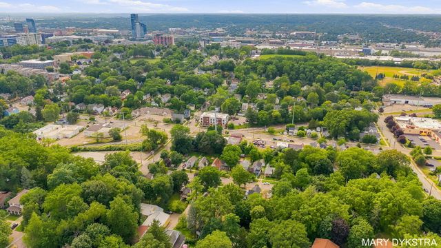 823 Prospect Avenue NE, Grand Rapids, MI 49503